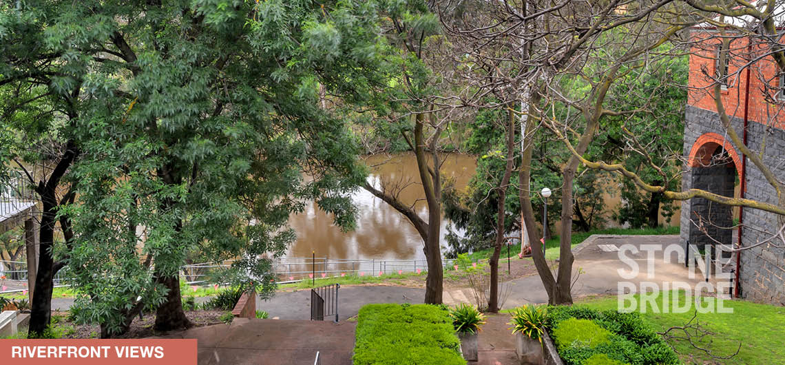 River Fronting New York Style Blank Canvas Office Residence